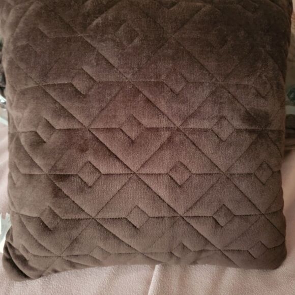 SERENTA- Chestnut Colored Flannel Quilted Coverlet Set- King Size - Picture 4 of 5